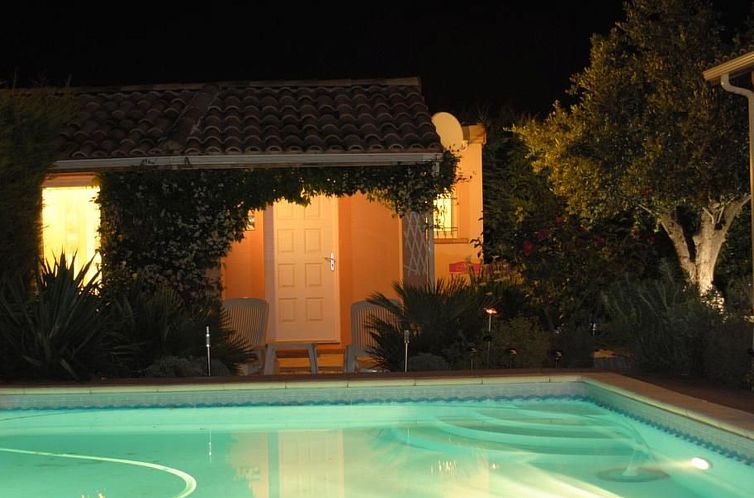 Vakantiehuis Haus "Les Cyprès" mit Gemeinschaftspool