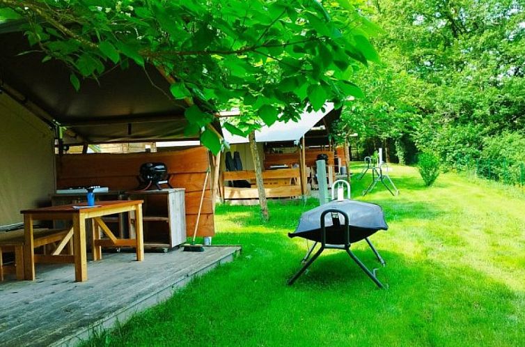 Safaritent met badkamer