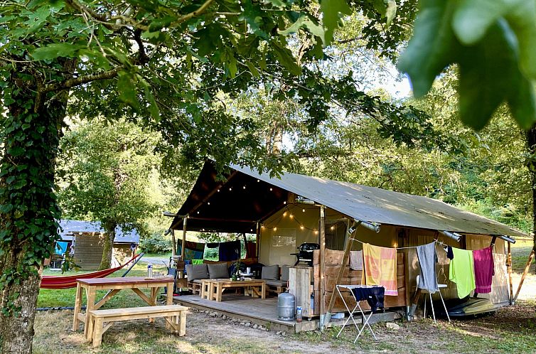 Safaritent met badkamer