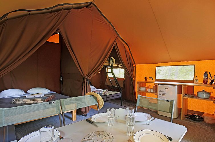 Canadienne-Tent