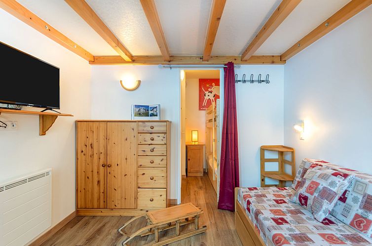 Guest house 0503396 - Apartment Rhone-Alphes - Appartement Rond Point des Pistes (Val Claret)