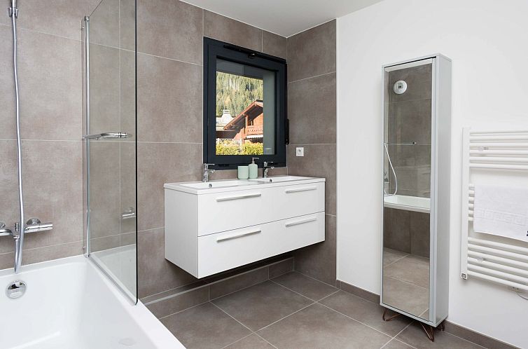 Appartement "La Cordee 504" mit Terrasse