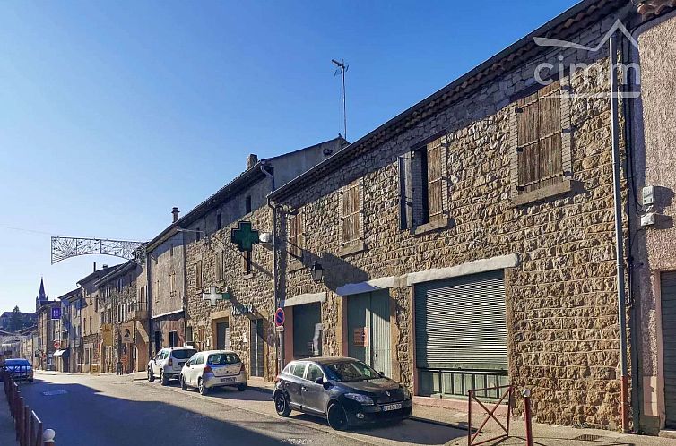 Geschakelde woning in Lablachère