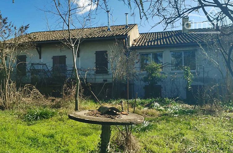 Geschakelde woning in Lablachère