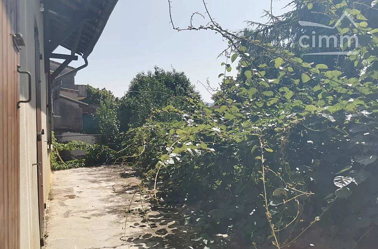 Geschakelde woning in Lablachère