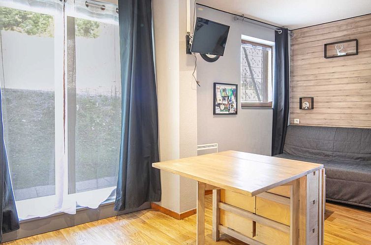 Guest house 0507440 - Apartment Rhone-Alphes - Appartement V du Bachat Melezes E