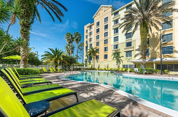 Comfort Suites Maingate East