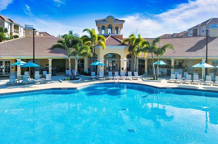 Vista Cay Resort by Millenium at Universal Blvd.