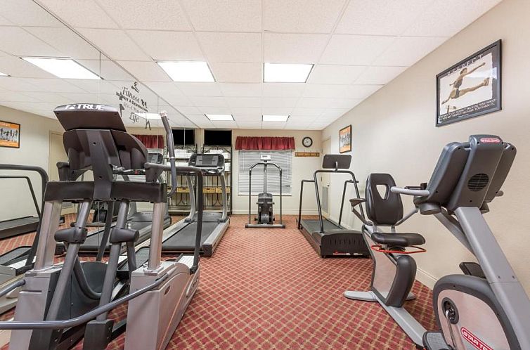 Hawthorn Suites by Wyndham Lake Buena Vista, a staySky Hotel