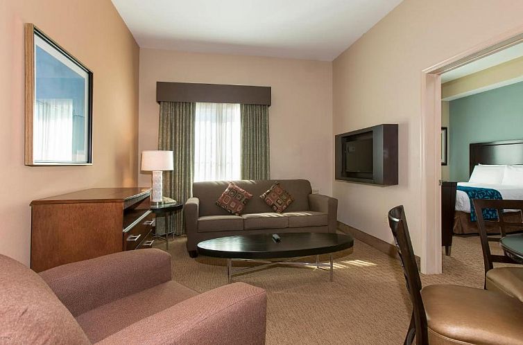 Hawthorn Suites by Wyndham Lake Buena Vista, a staySky Hotel