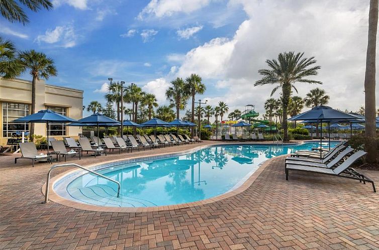 Las Palmeras by Hilton Grand Vacations