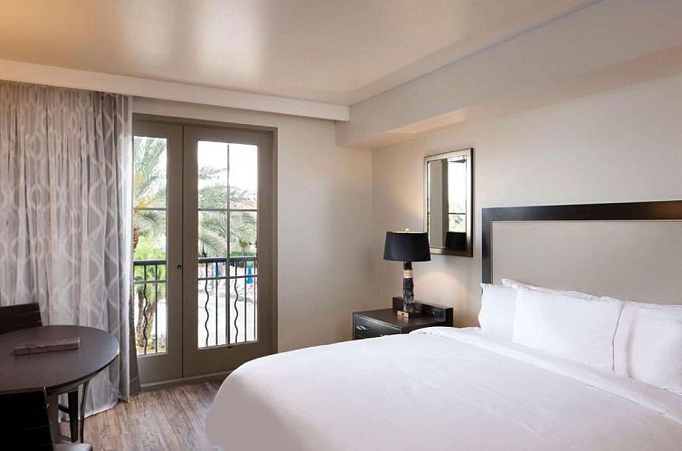 Las Palmeras by Hilton Grand Vacations