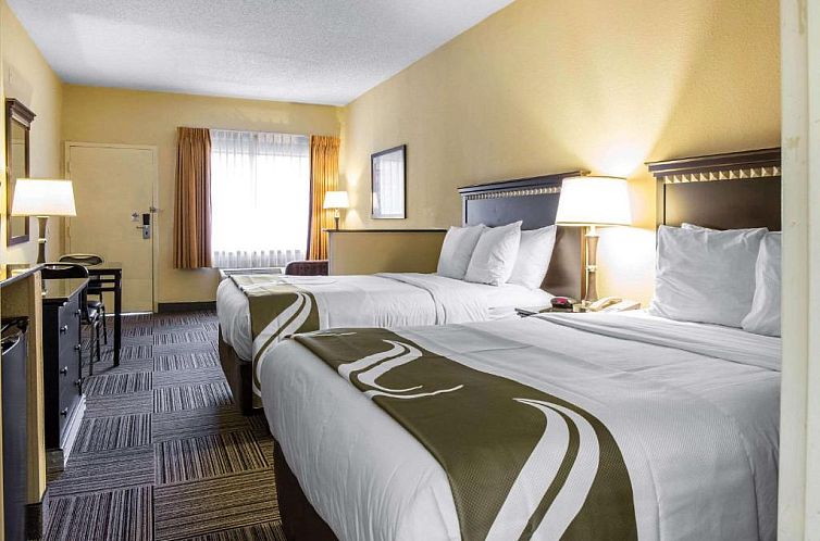 Quality Suites Orlando Close to I-Drive