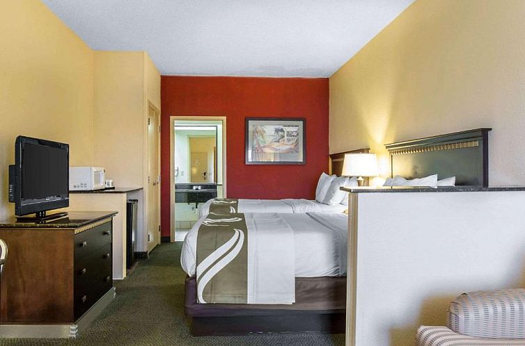 Quality Suites Orlando Close to I-Drive