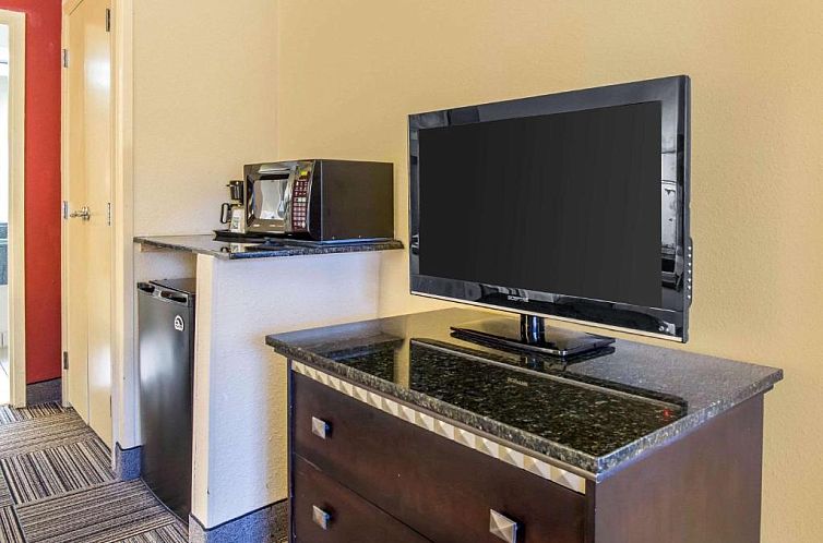 Quality Suites Orlando Close to I-Drive