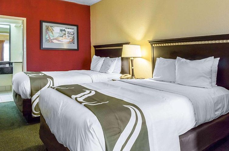 Quality Suites Orlando Close to I-Drive
