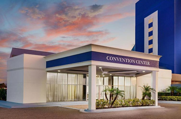 DoubleTree by Hilton Orlando Airport Hotel