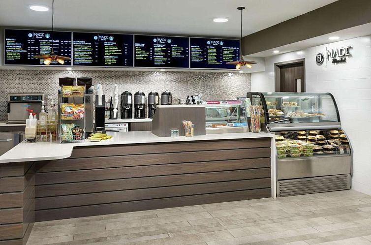 DoubleTree by Hilton Orlando Airport Hotel