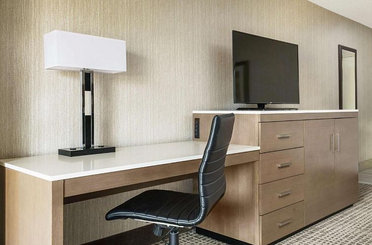 DoubleTree by Hilton Orlando Airport Hotel