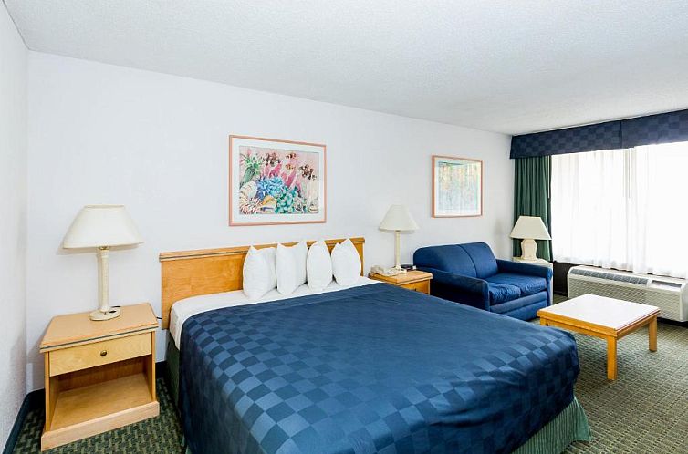 Maingate Lakeside Resort