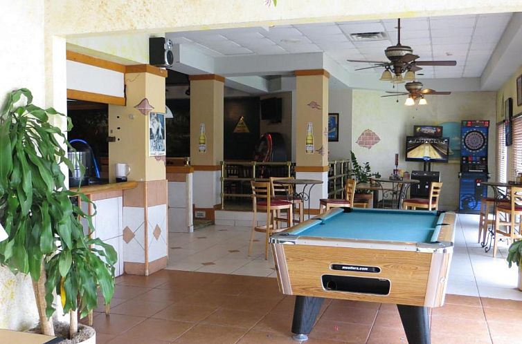 Maingate Lakeside Resort