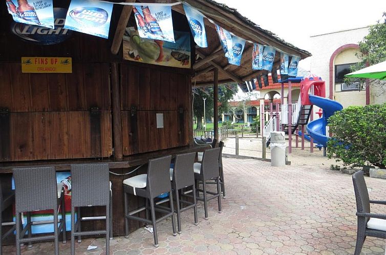 Maingate Lakeside Resort