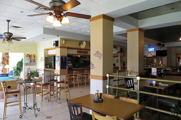 Maingate Lakeside Resort