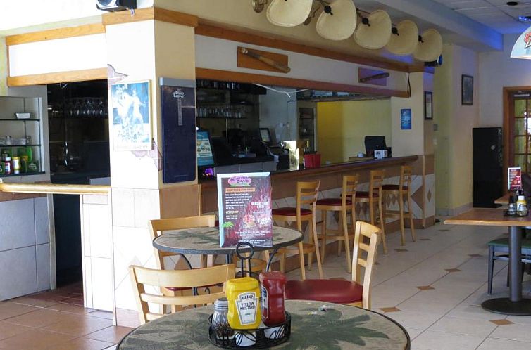 Maingate Lakeside Resort