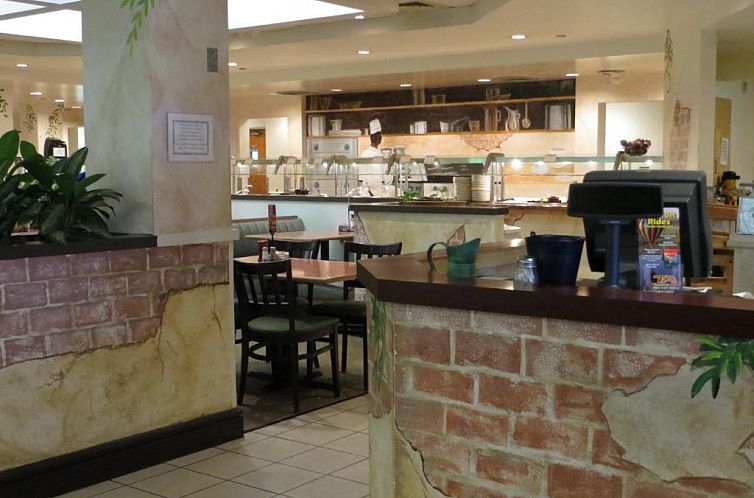 Maingate Lakeside Resort