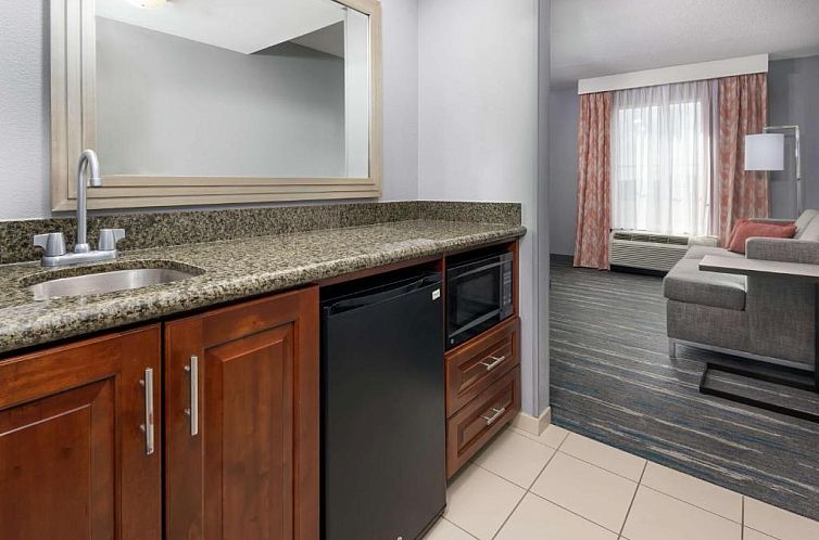 Hampton Inn & Suites Orlando Airport at Gateway Village