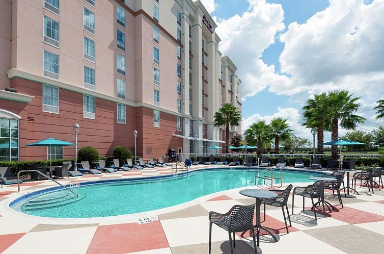 Hampton Inn & Suites Orlando Airport at Gateway Village