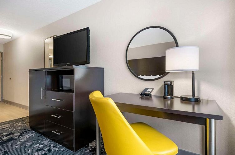 Comfort Inn & Suites Near Universal Orlando Resort-Conventio