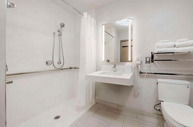 Comfort Inn & Suites Near Universal Orlando Resort-Conventio