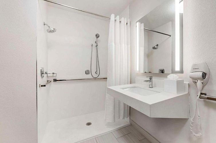 Comfort Inn & Suites Near Universal Orlando Resort-Conventio