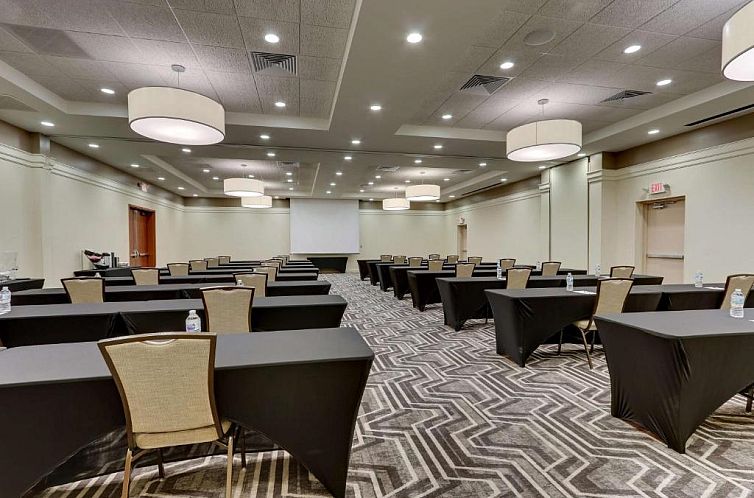 Drury Inn & Suites Orlando near Universal Orlando Resort