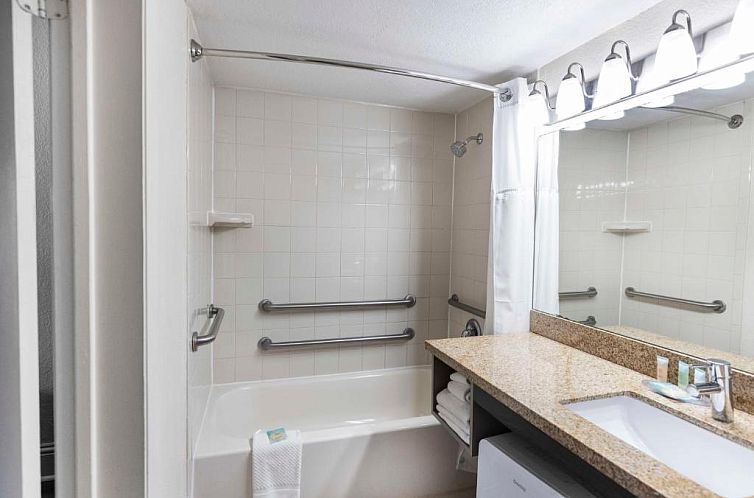 Avanti International Resort