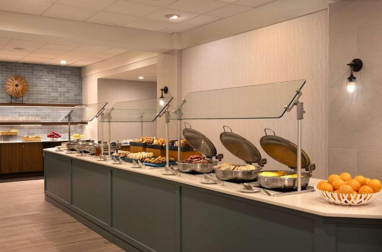 DoubleTree Suites by Hilton Orlando at Disney Springs