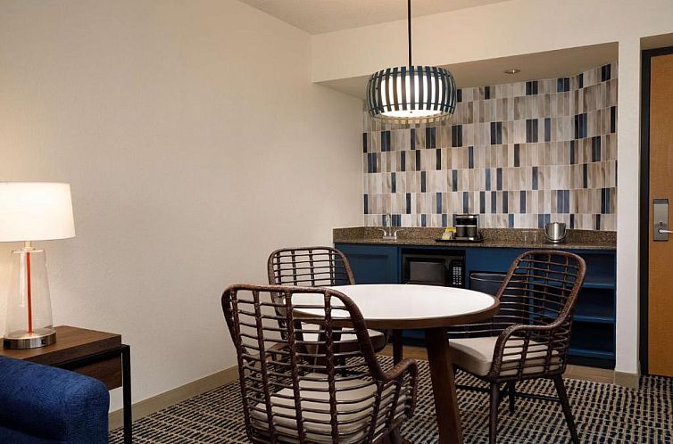 DoubleTree Suites by Hilton Orlando at Disney Springs