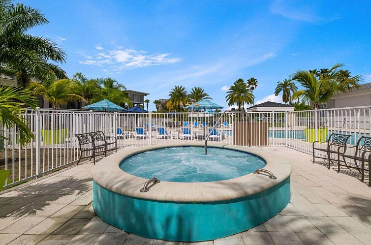 Clarion Inn & Suites Across From Universal Orlando Resort