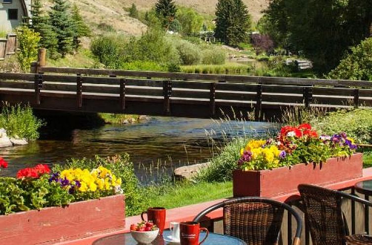 Inn on The Creek