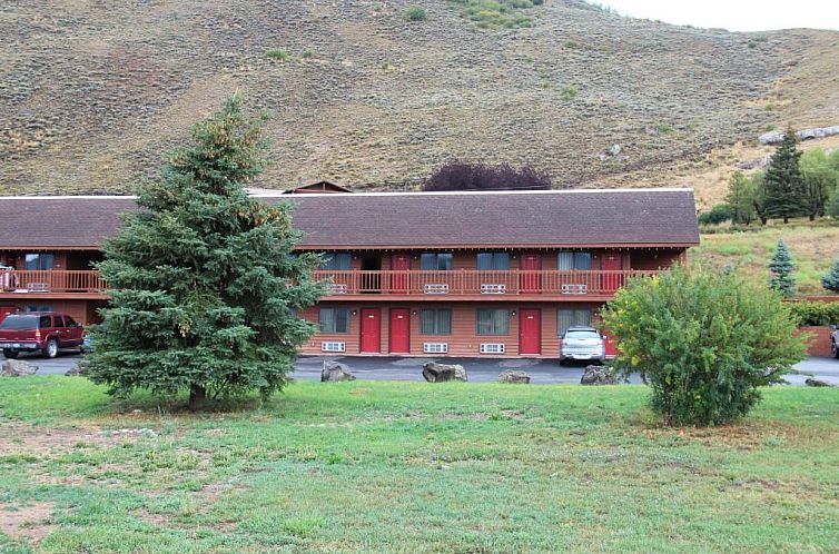 Flat Creek Inn