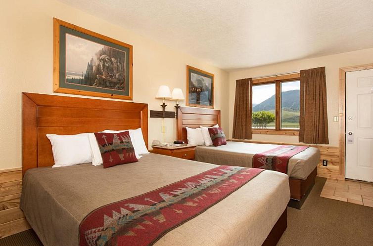 Flat Creek Inn