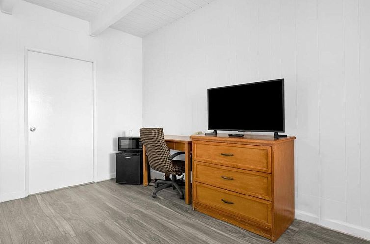 Rodeway Inn & Suites Ocean Beach