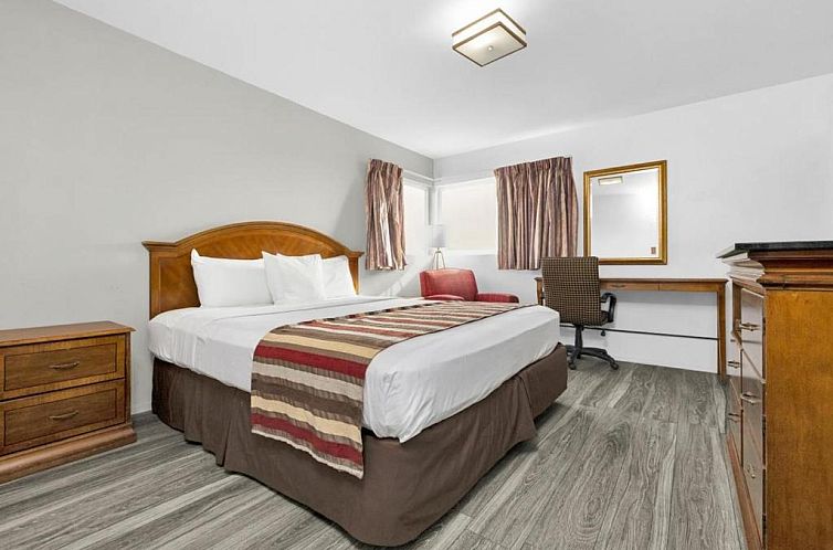 Rodeway Inn & Suites Ocean Beach