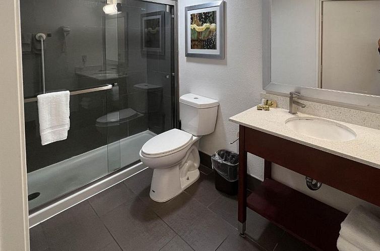 Van Ness Inn