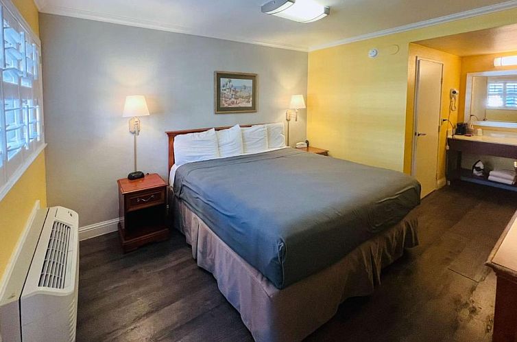 Van Ness Inn