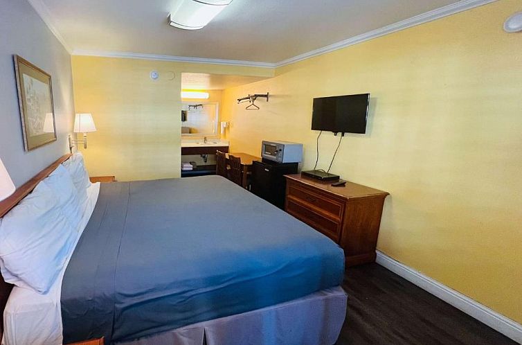 Van Ness Inn