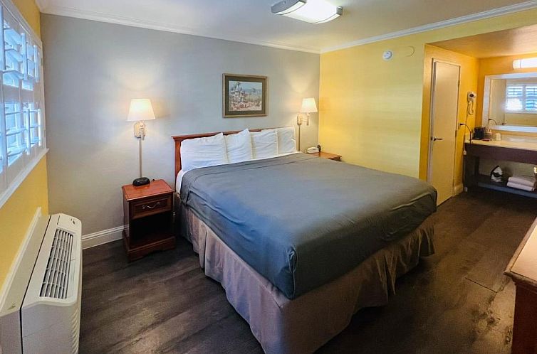 Van Ness Inn