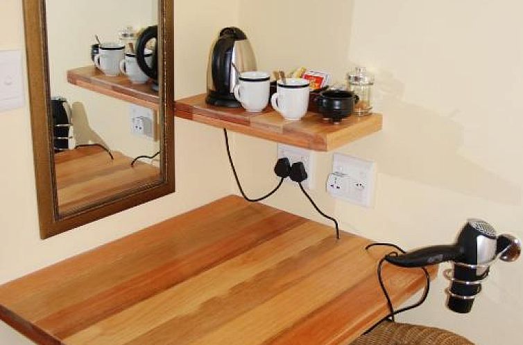 Journey's Inn Africa Airport Lodge