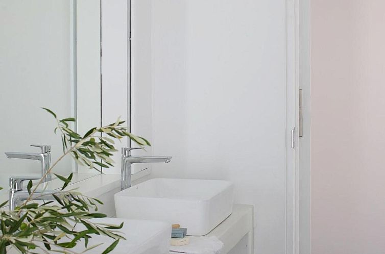 The Cottage Collection Paternoster